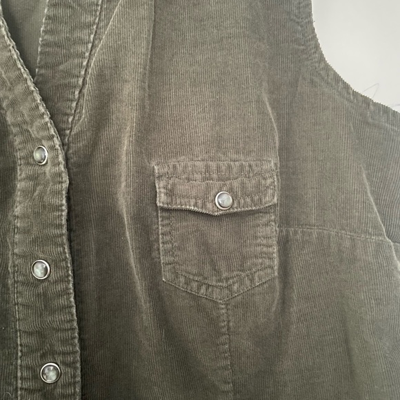 Corduroy Army Green Sleeveless Snap Shirt sz m - Picture 4 of 4